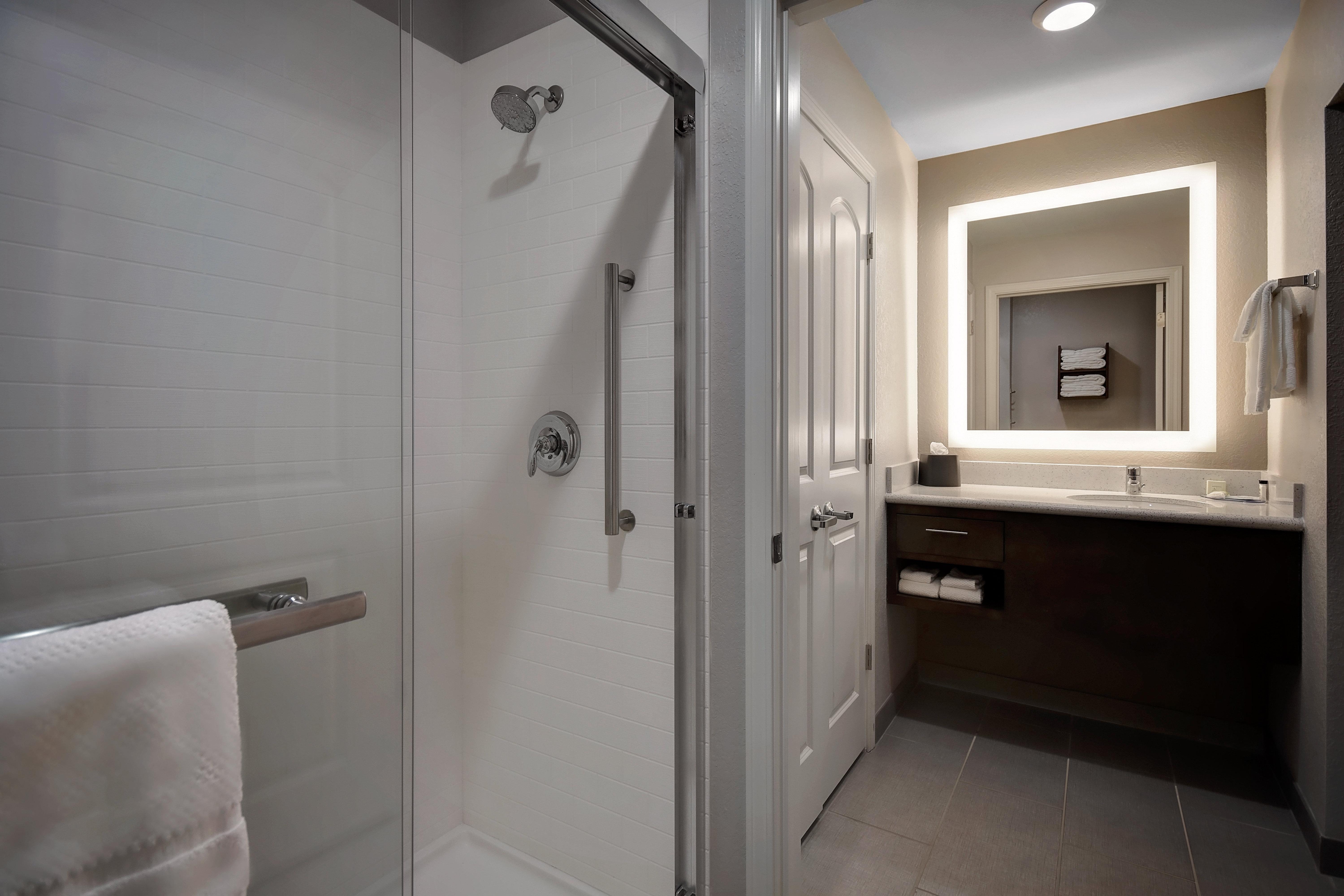 Staybridge Suites - Holland By Ihg מראה חיצוני תמונה