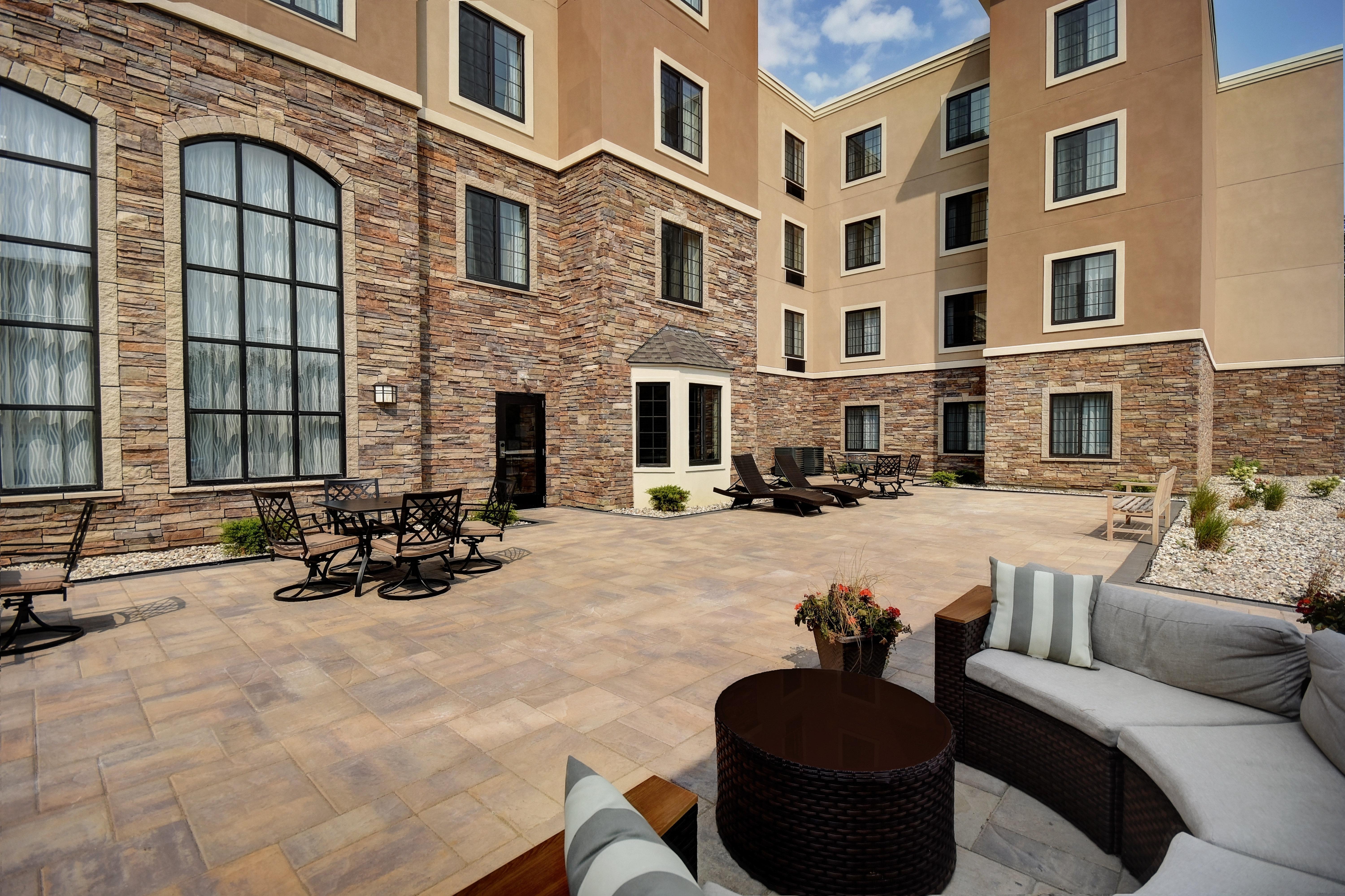 Staybridge Suites - Holland By Ihg מראה חיצוני תמונה